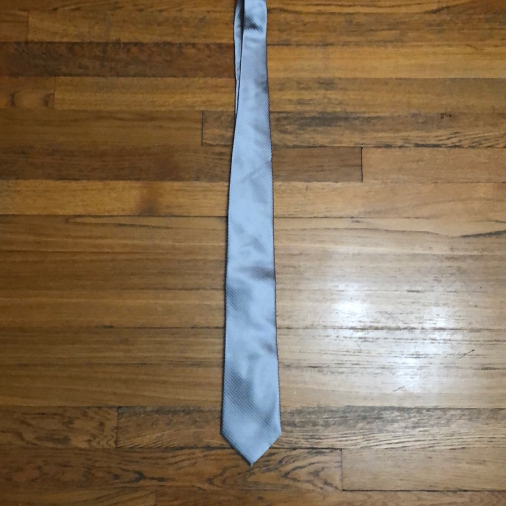 Silver tie